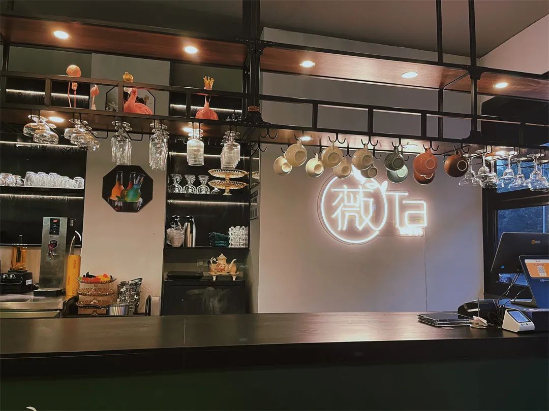【隱藏在山南的小格調】露天花園餐廳~西餐、酒吧、下午茶......美好的夜晚從微醺開始