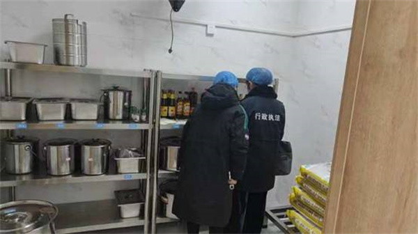 淮南市市場監管局高新區分局開展校園食品安全“統一查、隨機檢”活動
