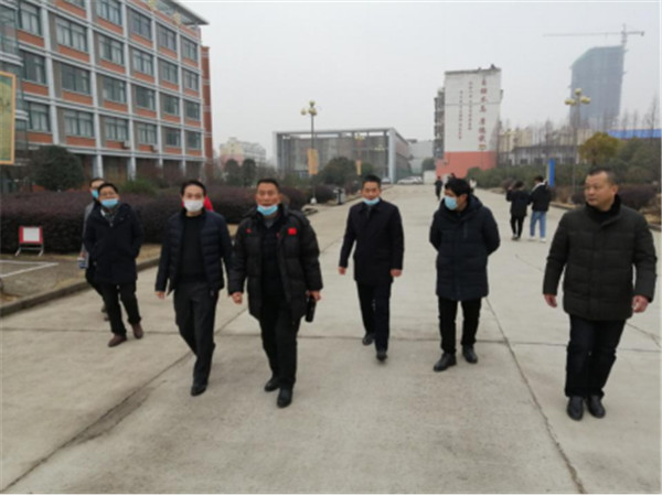 淮南市教育體育局馬里國副局長檢查指導疫情防控工作