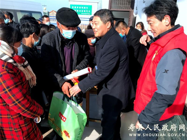 淮南壽縣總工會新時代文明實踐志愿者走訪慰問板橋鎮困難群眾