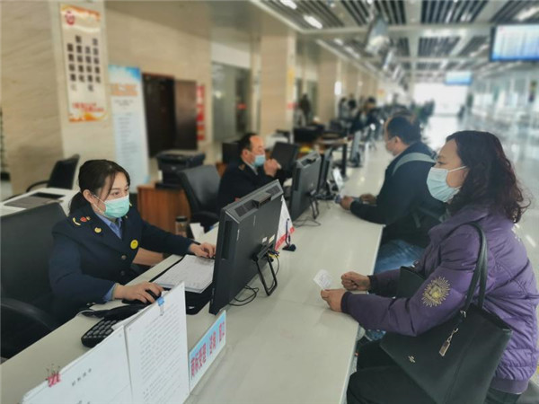 淮南：新春開工第一天，市市場監管局注冊登記窗口凝心聚力優服務